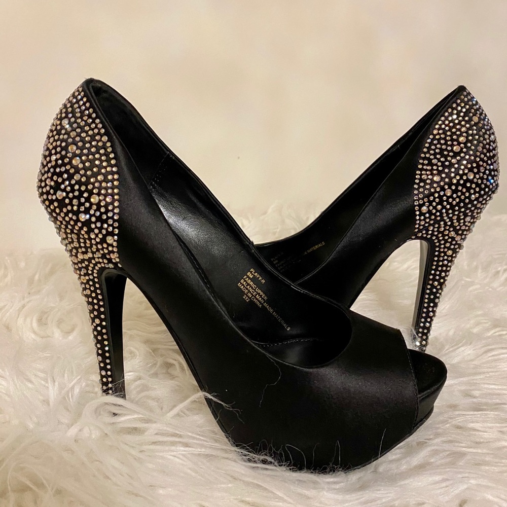 Steve Madden sparkle back heel!